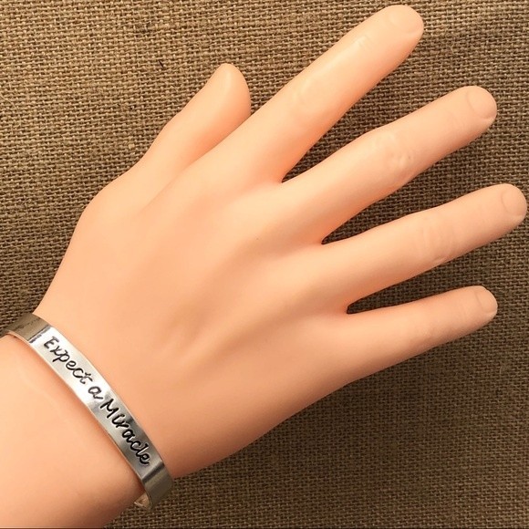 🌼 Expect A Miracle Thin Silver Cuff Bracelet - Picture 3 of 3